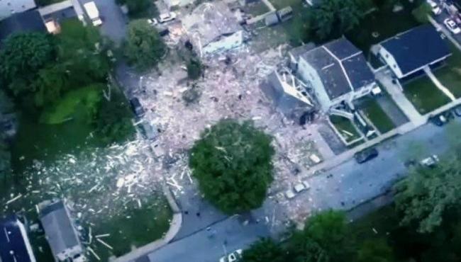 Explosão faz casa ‘desaparecer’ e deixa quatro mortos nos EUA
