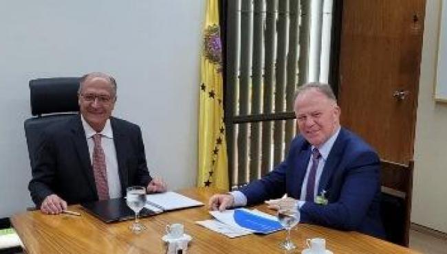 Governador do ES, Renato Casagrande se reúne com vice-presidente da República