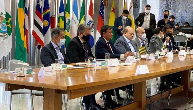 Governadores pedem reunião com Bolsonaro para diminuir tensão entre poderes