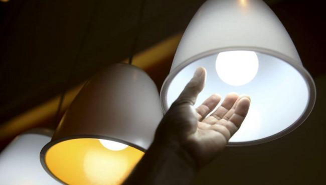 Governo diz que estuda medidas para reduzir reajustes na conta de luz em 2022