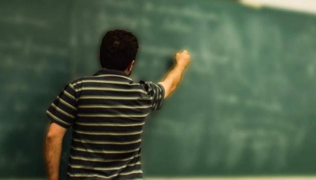 Governo do ES vai reajustar os salários de 10,6 mil professores
