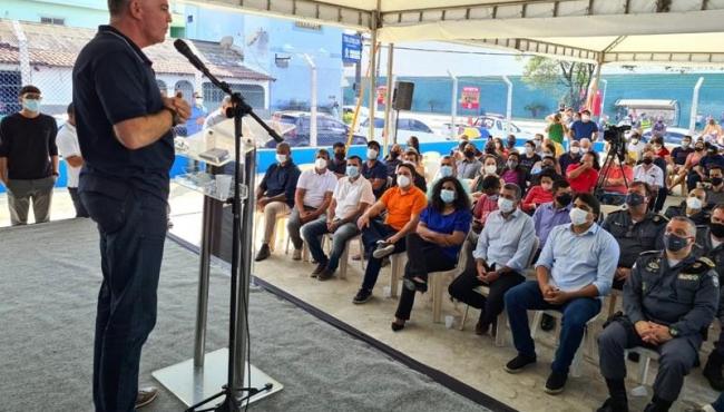 Governo entrega reforma de unidade da PMES e anuncia construção de Cras na Serra
