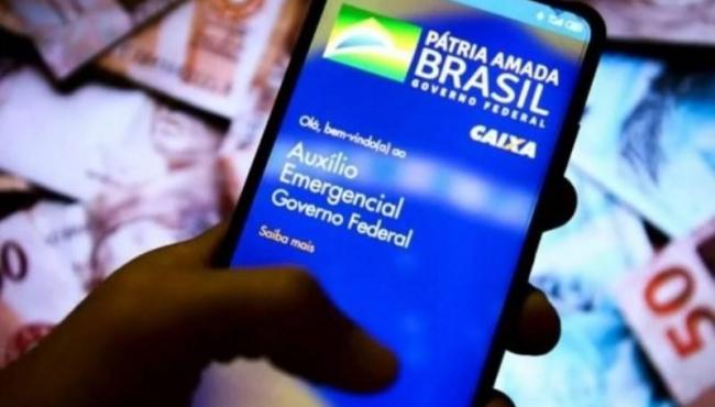Governo pretende zerar fila do Auxílio Brasil antes do 2° turno