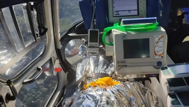 Homem de 86 anos é resgatado de helicóptero após queimar mais de 90% do corpo em fogão a lenha, no ES