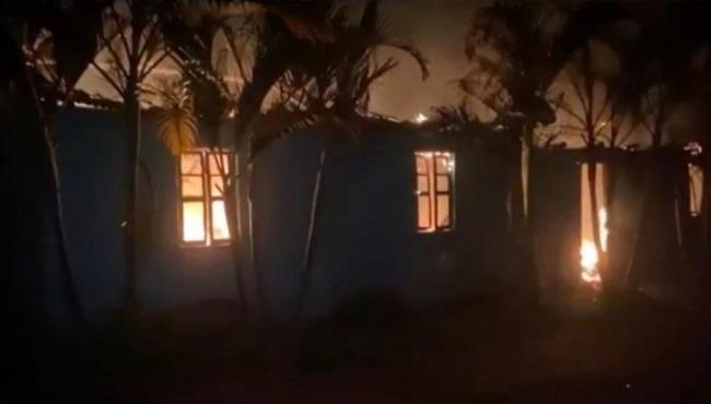 Incêndio destrói casa em Santa Maria de Jetibá, no ES