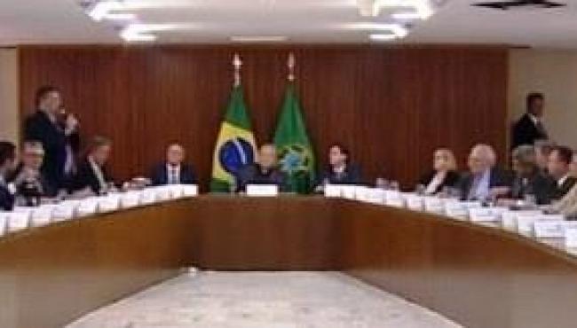 Lula se reúne com governadores para debater propostas dos estados