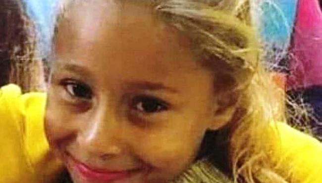 Menina de 8 anos que desapareceu depois de brincar em parquinho é encontrada morta