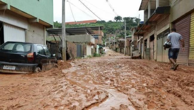 MG tem 58 municípios atingidos por chuvas e 38 mortos soterrados
