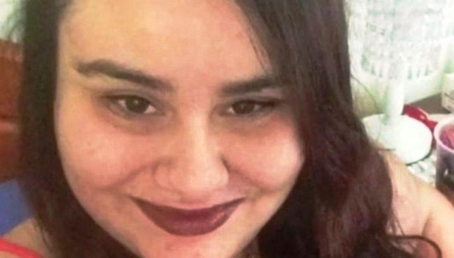 Mulher é condenada a 21 anos de prisão por decapitar a mãe