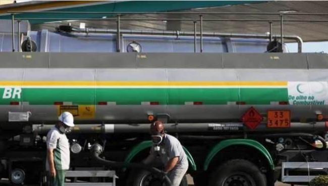 Petrobras reduz diesel em 3,3% nas refinarias, mas mantém gasolina