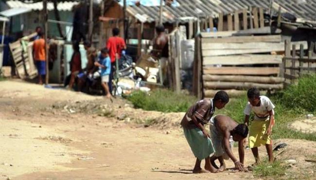 Pobreza causada pela pandemia deve persistir pelos próximos anos