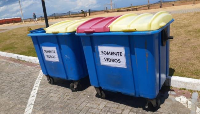 Prefeitura de Conceição da Barra instala contêineres na Praça da Folia para descarte de garrafas de vidro