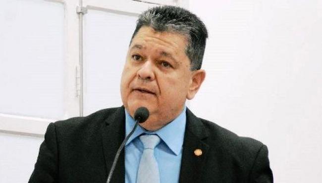 Presidente da Câmara prega união para resolver demandas de Guriri, em São Mateus, ES