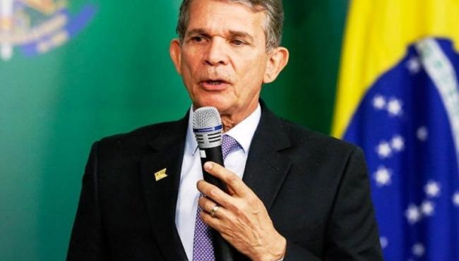 Presidente da Petrobras aponta o ICMS como principal culpado por alta da gasolina