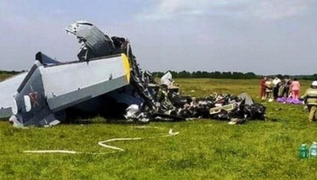 Queda de avião bimotor deixa quatro mortos e feridos na Sibéria
