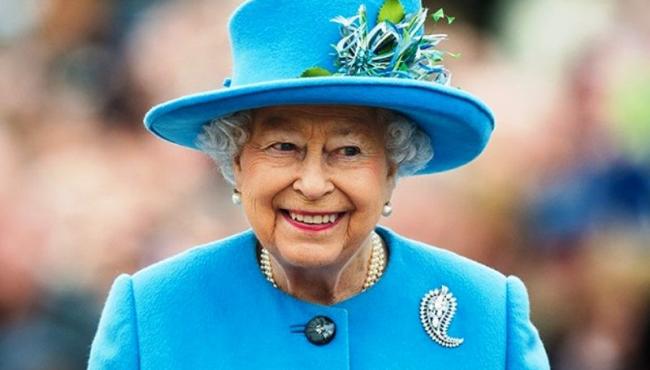 Rainha Elizabeth II, a monarca britânica mais longeva da história, morre aos 96 anos