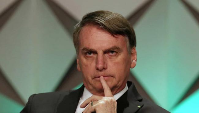 Reação das redes fez Bolsonaro anular recontratação de assessor