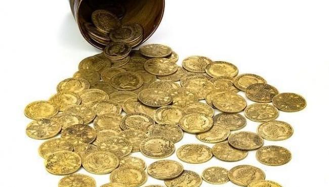Reforma em piso de cozinha revela tesouro de moedas inglesas do século 18