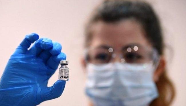 Reino Unido emite alerta após reação alérgica à vacina da Pfizer