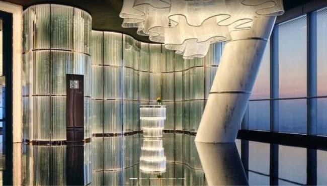 Restaurante chinês a 556 metros de altura ganha título de mais alto do mundo em um prédio