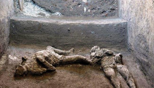 Ruínas de Pompéia revelam corpos de homem rico e de escravo