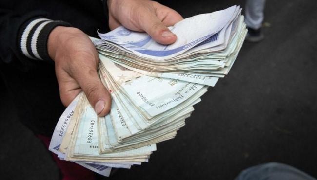 Salário mínimo na Venezuela perde mais valor e chega a R$ 27 por mês
