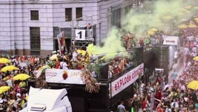 Sem poder ir às ruas, blocos fazem intervenções artísticas no Carnaval