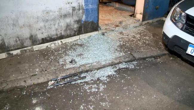 Suspeito de atirar em sargento da PM em Vitória é espancado, arrastado e morto a tiros no meio da rua