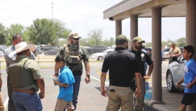 Tiroteio em escola primária deixa professor e 14 crianças mortas no Texas