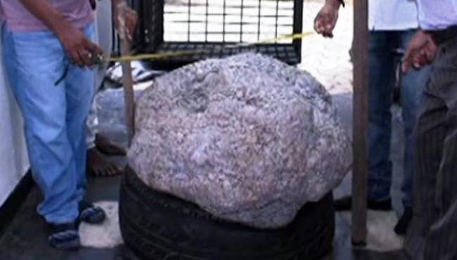 Trabalhadores encontram safira de R$ 518 milhões em quintal, no Sri Lanka